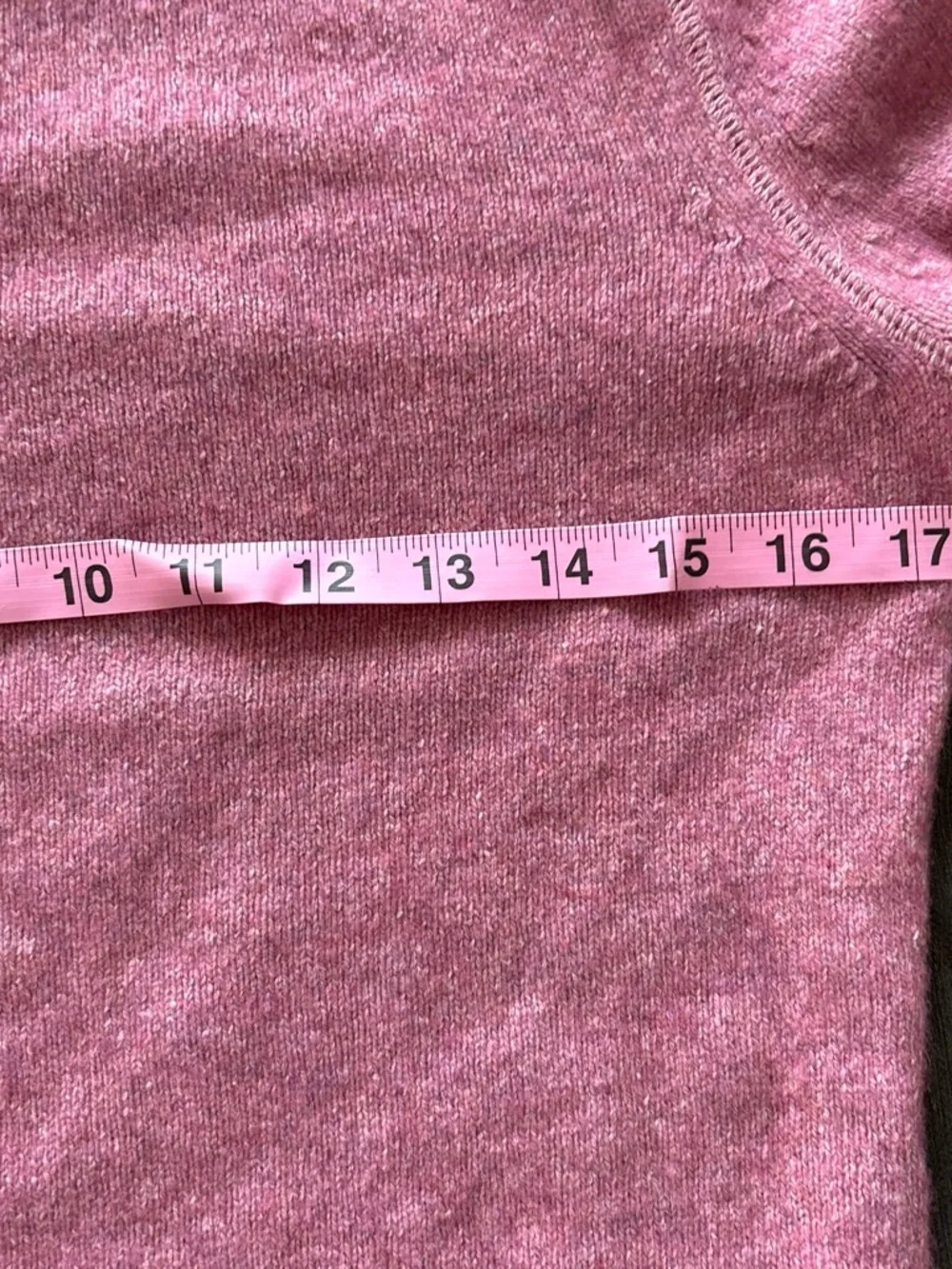 Banana Republic Rose Pink Crewneck wool blend Sweater. M